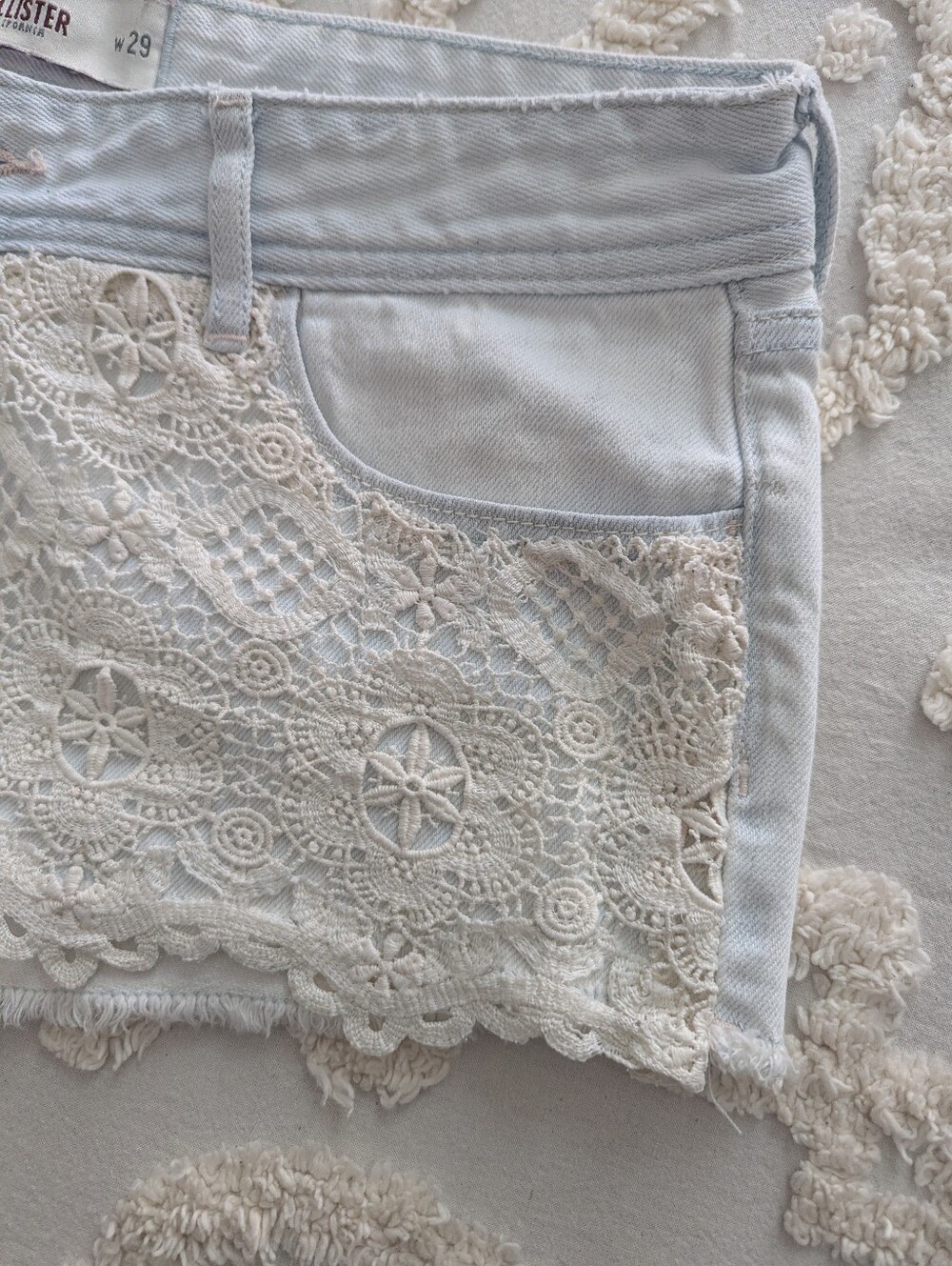 Hollister Low Rise Mini Micro Shorts Denim Jean Crochet Lace Size 9 - Picture 5 of 10